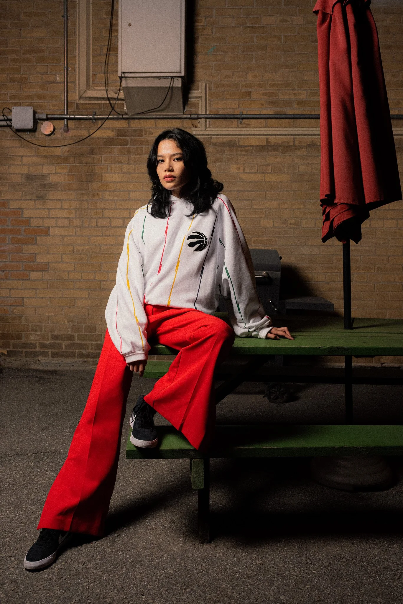 2022OCT_Raptors_Campaign_WhiteStripedHoodie_02.jpg