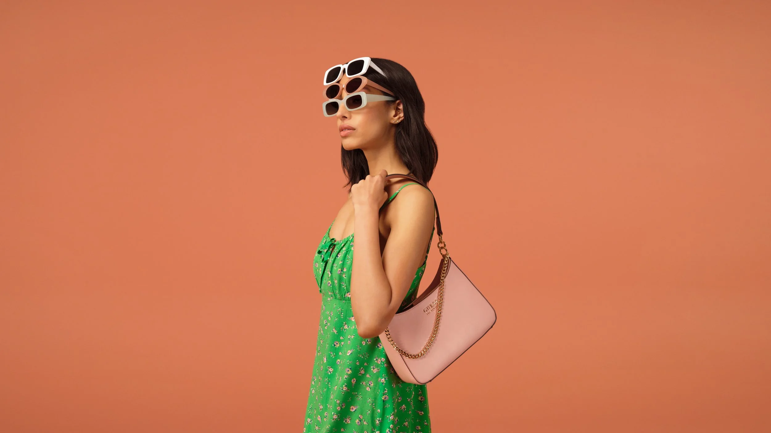 2023MAR_W_BAYDAY_HNDBAG_SUNGLASS_05.jpg