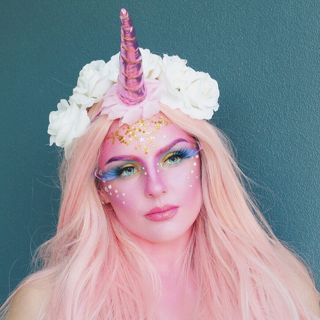 🦄 nothing like a unicorn for some positive vibes 🙌🏼
.
.
.
.
#unicorn #🦄 #unicornmakeup #filmartist #filmmakeupartist #makeafancyface #goldcoastmakeupartist #brisbanemakeupartist #australianmakeupartist #creativemakeup #fantasymakeup #avantgarde #