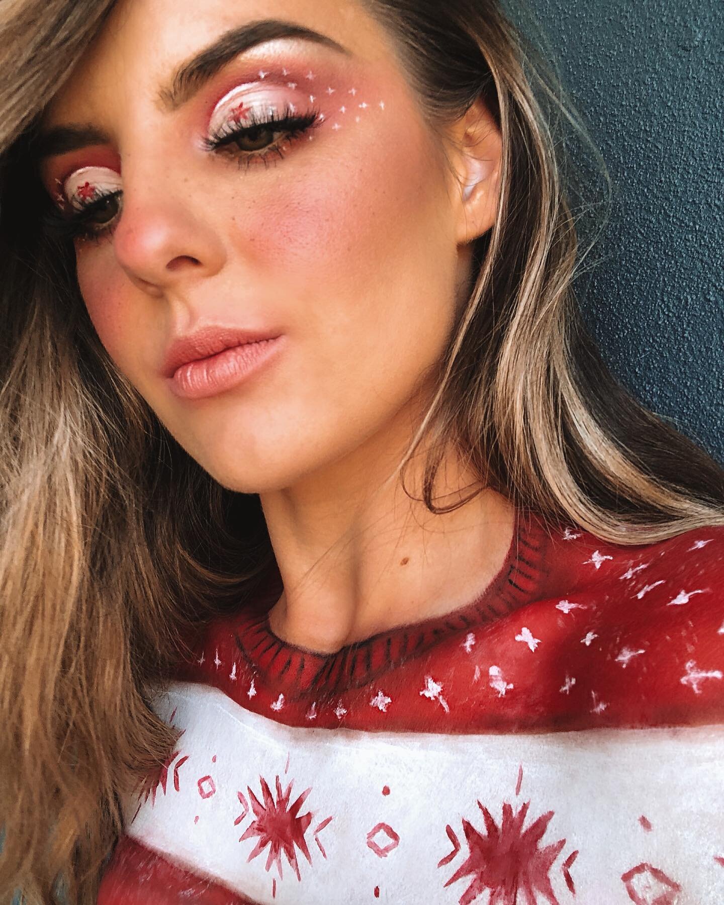 This is the best kind of sweater for a Christmas in Oz! #paintedsweater Merry Christmas everyone! 🎄
.
.
.
.
.

.
.
#christmasmakeup #christmassweater #paintedsweater #festiveseason #creativemakeup #fancyface #dressups #Christmas #goldcoastmakeuparti