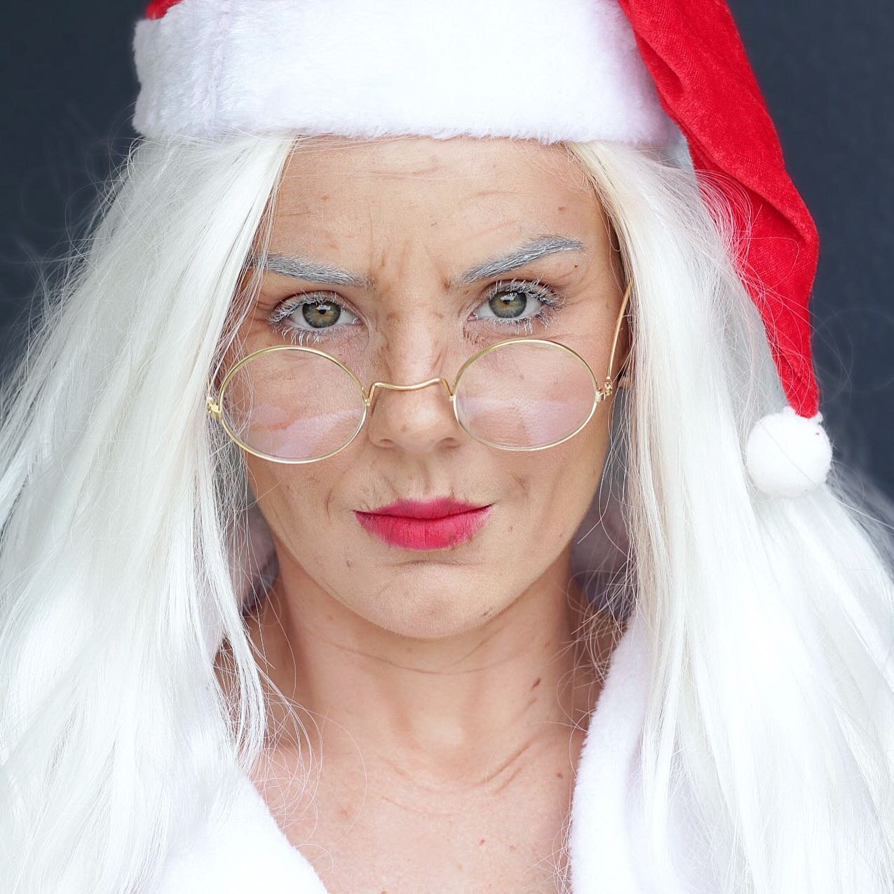 Which list are you on this year!? 😈😇
.
.
.
.
#mrsclaus #merrychristmas 
#🤶 #🤶🏻#aginggracefully #agingmakeup #sfx #rubywoo #christmaseve #makeupartist #goldcoast #mrsclausmakeup #christmasmakeup #goldcoastmakeupartist #brisbanemakeupartist #redli