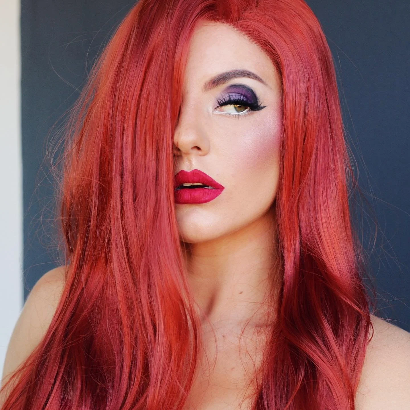 Jessica Rabbit 🐇 @makeafancyface 
.
.
.
.
.
#jessicarabbit #redhair #jessicarabbitmakeup  #makeupillusion #creativemakeup #illusionmakeup #opticalillusion #wakeupandmakeup #brisbanemakeupartist #goldcoast #highfashion #highfashionmakeupartist #comme