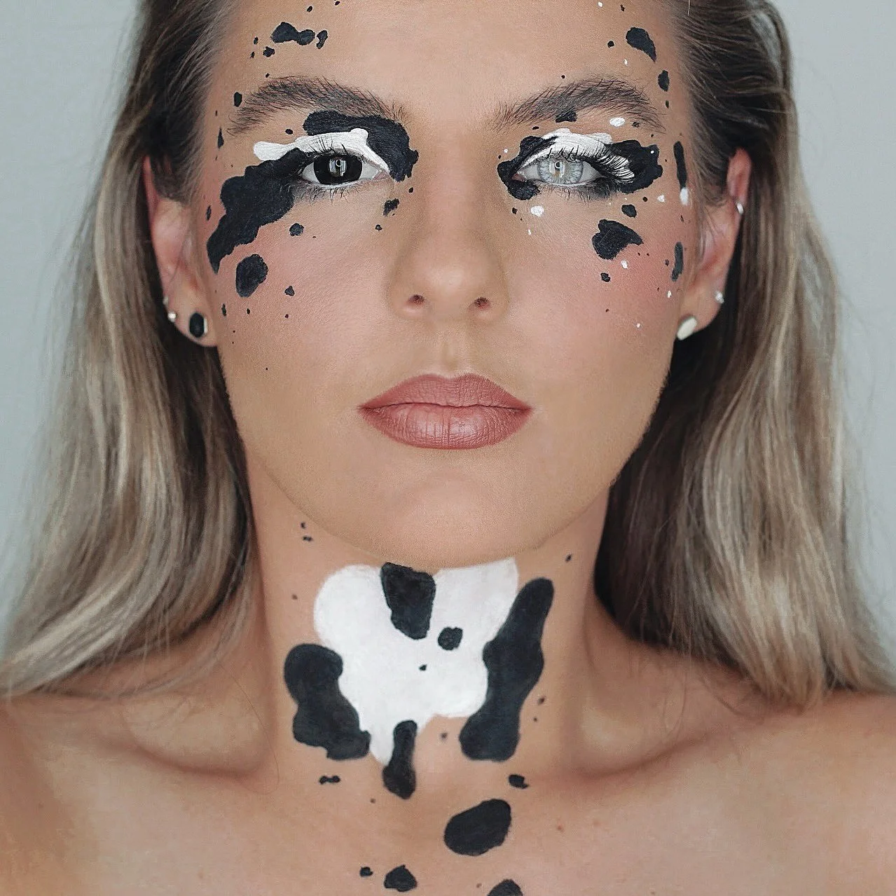 MOOO 🐮 

#cow #cowmakeup #creativemakeup #avantgarde #editorialmakeup #goldcoastmakeupartist #goldcoast #makeupartist