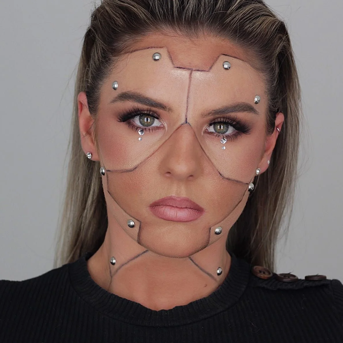 Robo-ME 🤖 
.
.
.

.
.
.
.
.

.⠀
.⠀
#robotmakep  #makeupillusion #creativemakeup #illusionmakeup #opticalillusion #wakeupandmakeup #brisbanemakeupartist #goldcoast #highfashion #highfashionmakeupartist #commercialmakeupartist #2hoursofmylife #art #fa