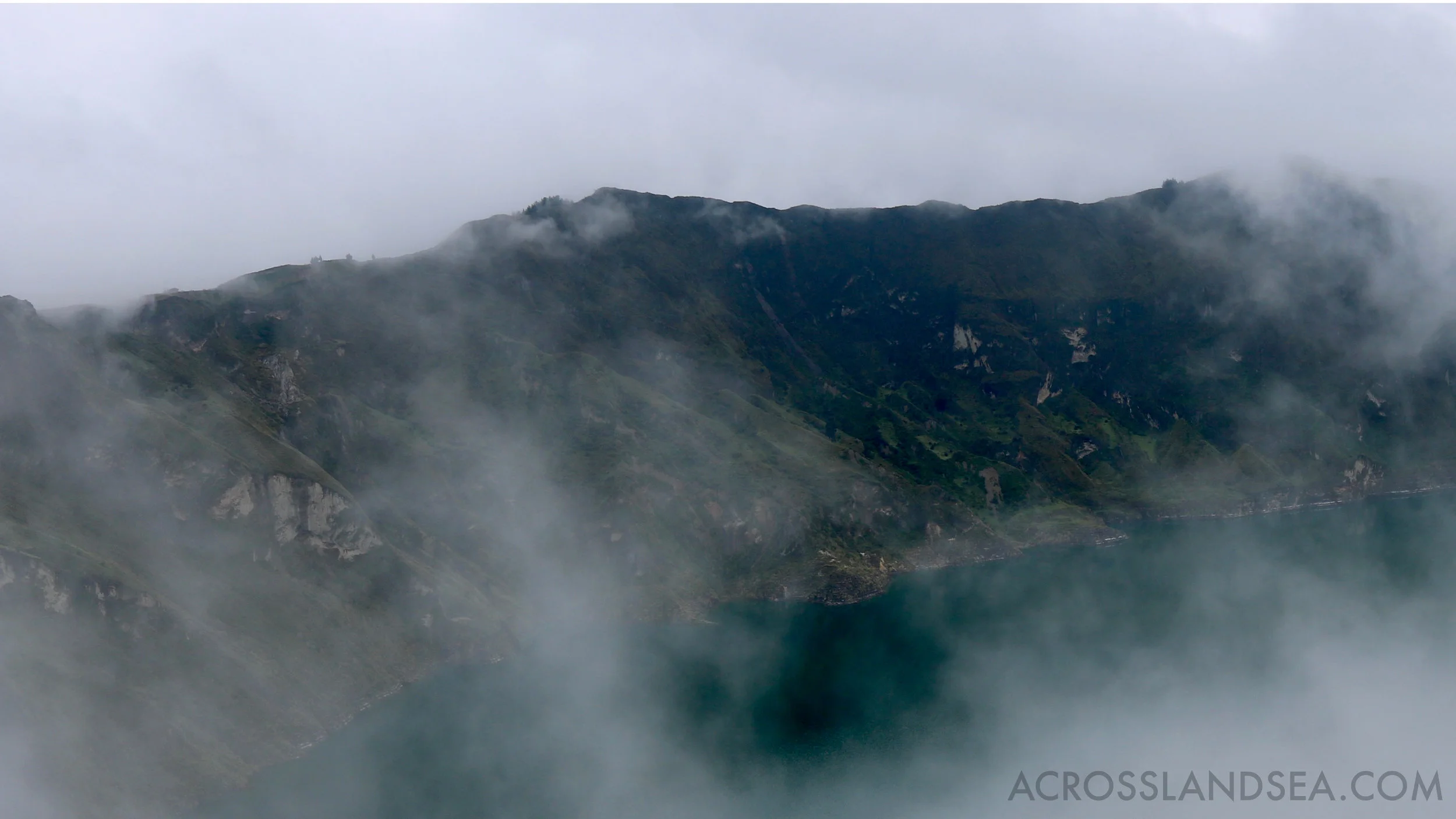 quilotoa lake.jpg