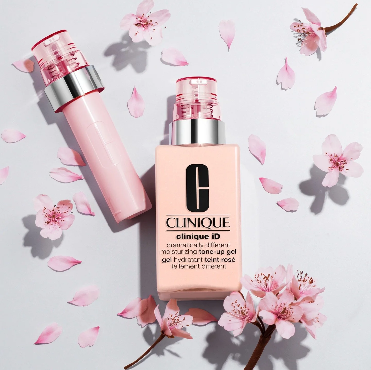Clinique | Clinique iD

週末、東京は桜が散り始めました。

こちらの撮影は桜がテーマの一つでしたが、撮影は秋。桜が手に入らないため、プロップスタイリストさんに一つ一つ作っていただくことになりました。

Sakura trees were blooming in Tokyo this weekend - these images feel right on time.

Captured for the Asia market launch of the Sakura &a