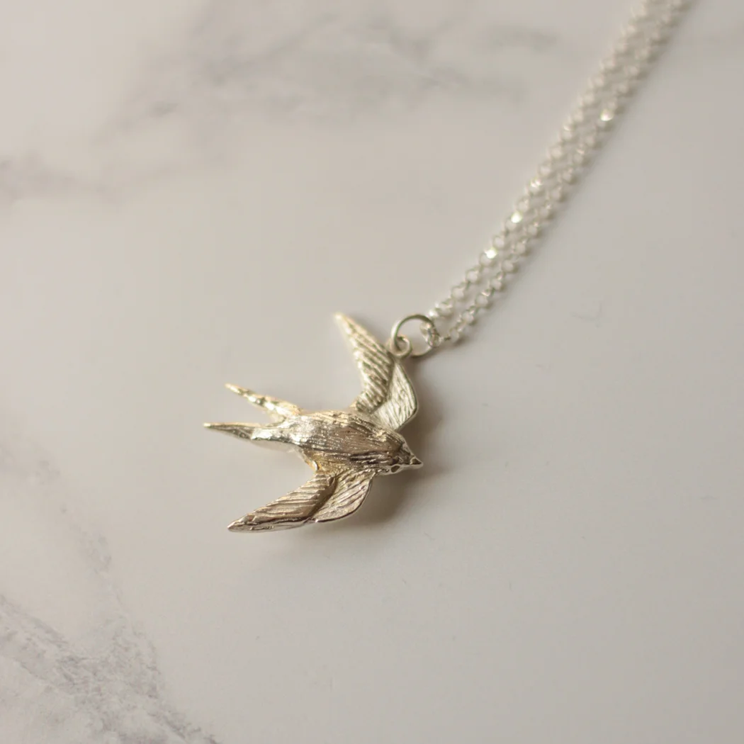 silver_swallow_necklace_2.jpg