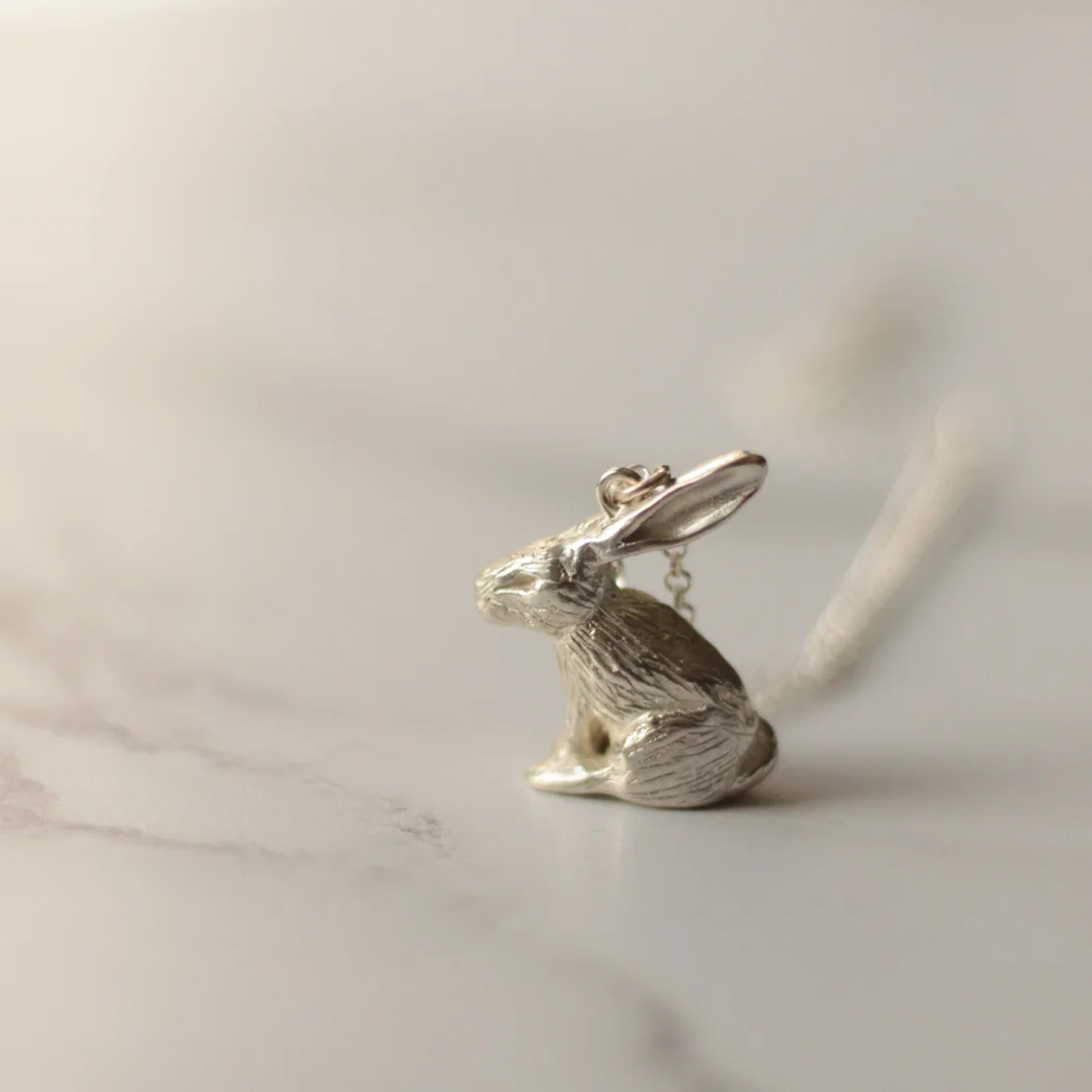 silver_rabbit_necklace_1.jpg