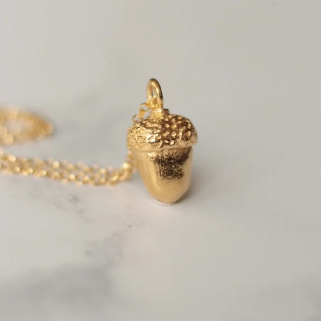 gold_acorn_necklace_1.jpg