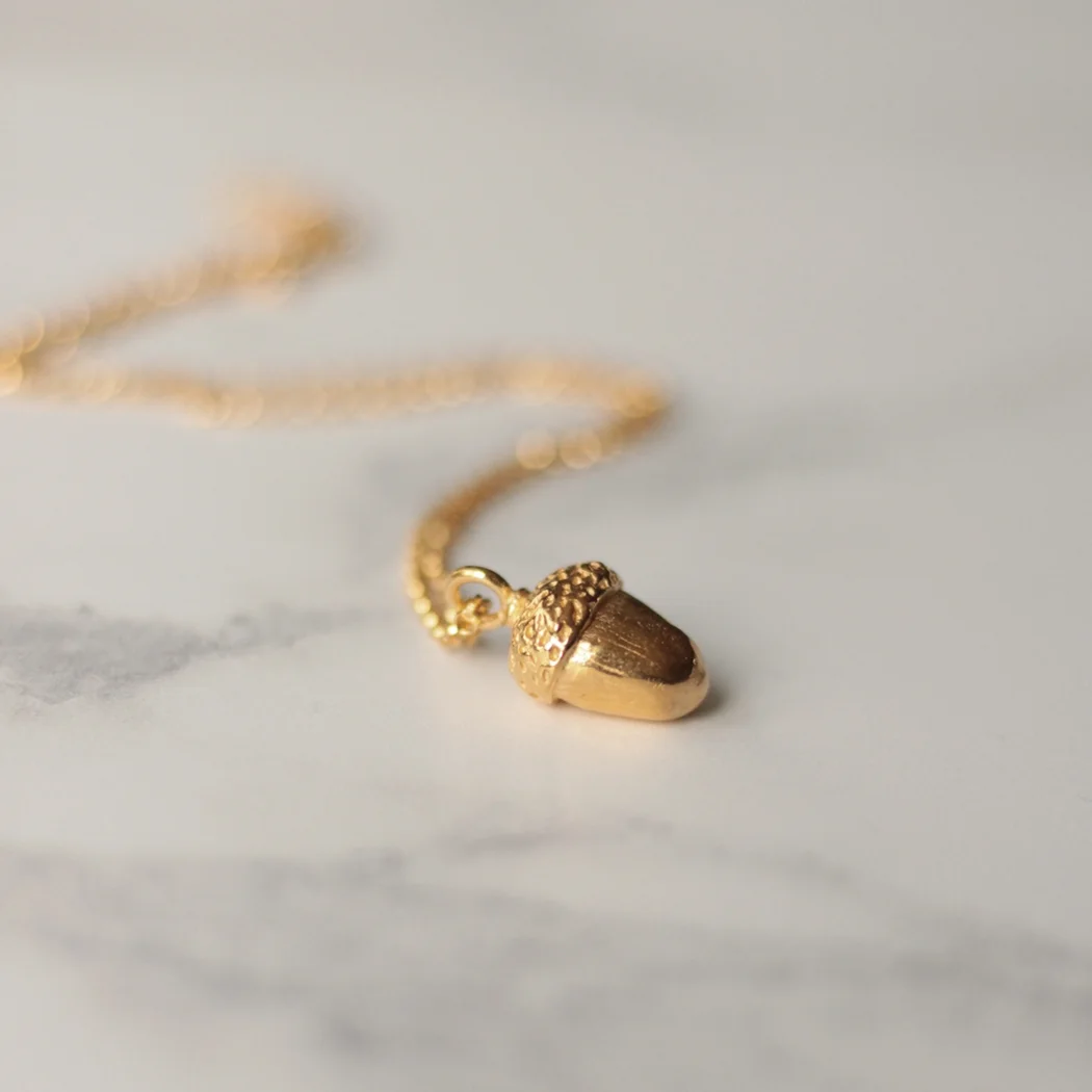 gold_acorn_necklace_2.jpg