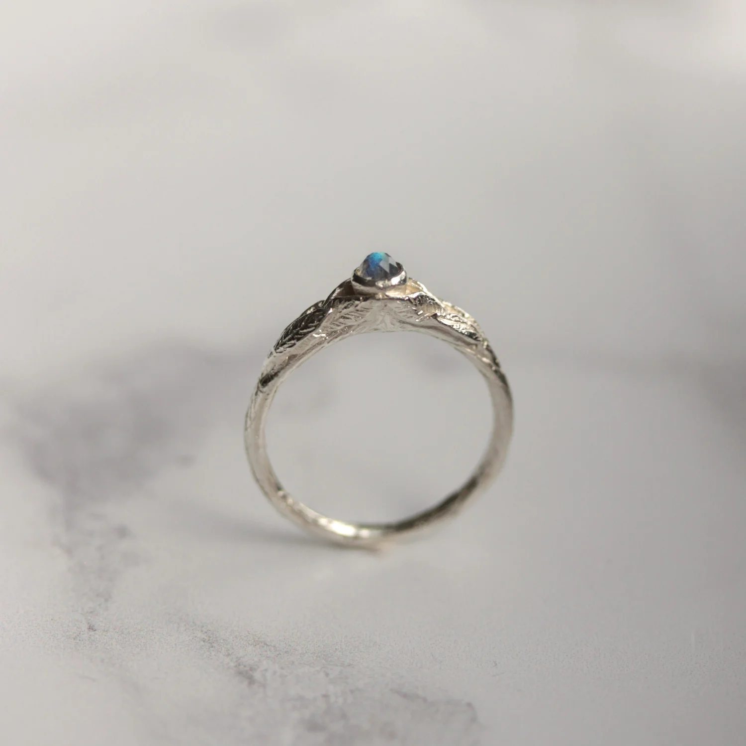 silver_labradorite_ring_4.jpg