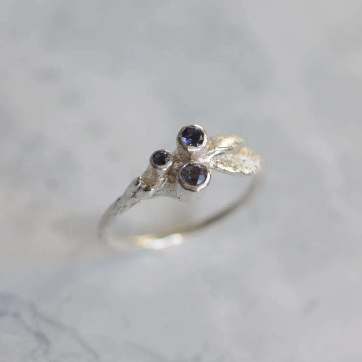 silver_iolite_ring_4.jpg