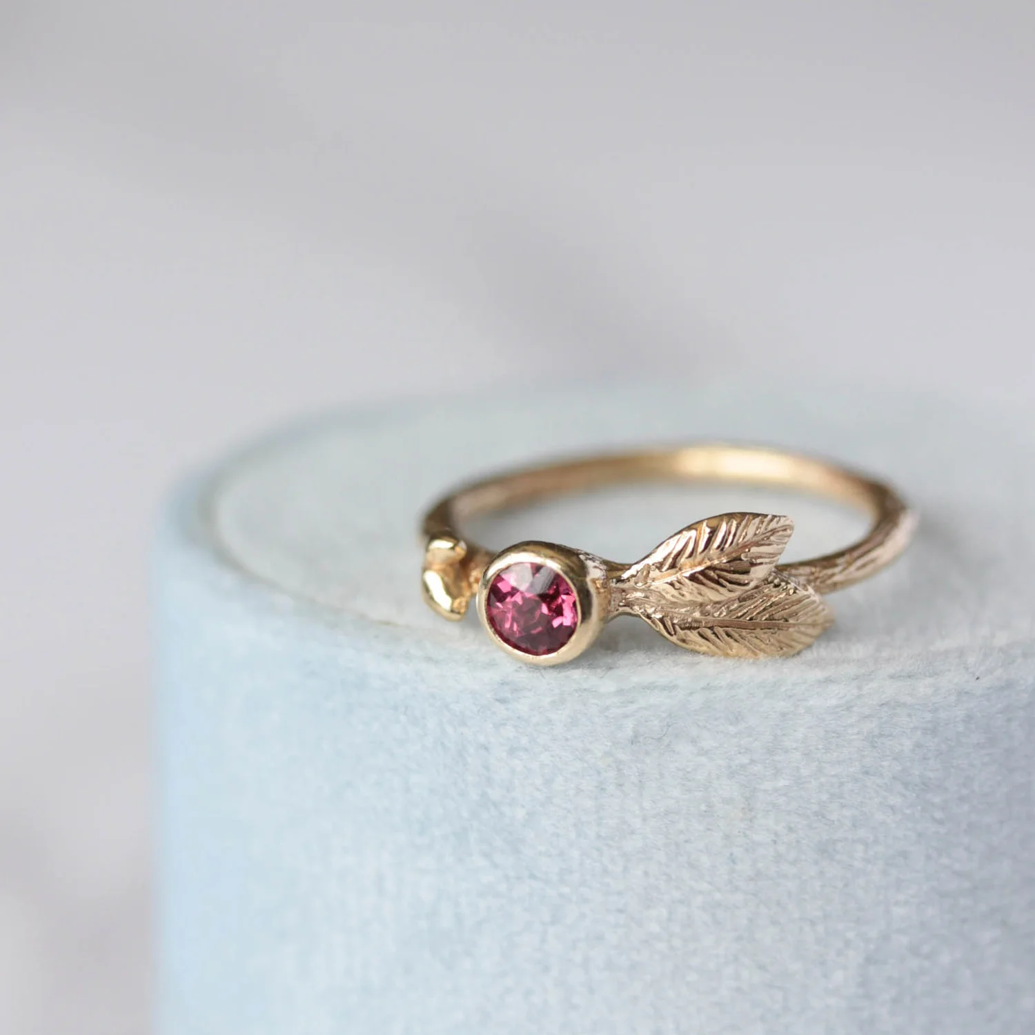 rhodolite_garnet_ring_2.jpg