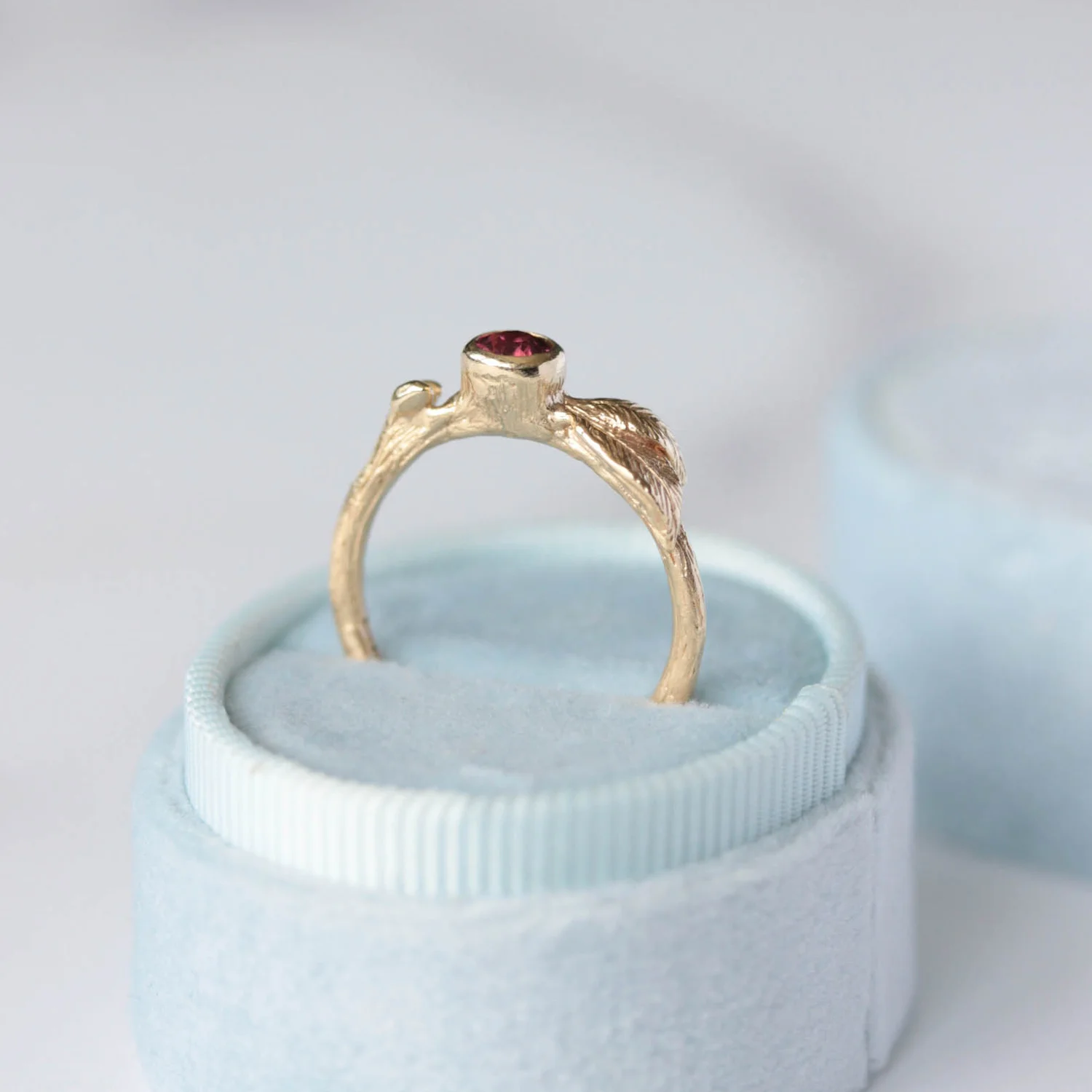 rhodolite_garnet_ring_side.jpg