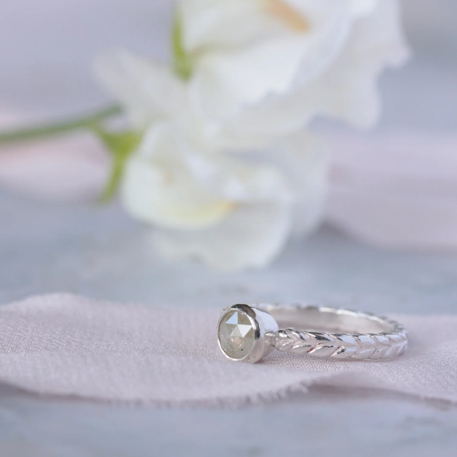 grey_diamond_ring_4.jpg