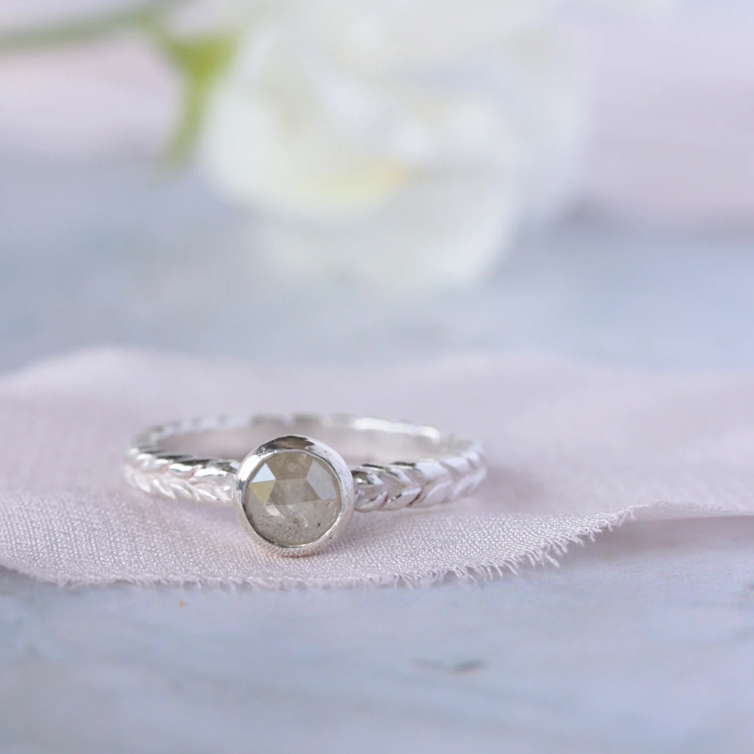 grey_diamond_ring_5.jpg