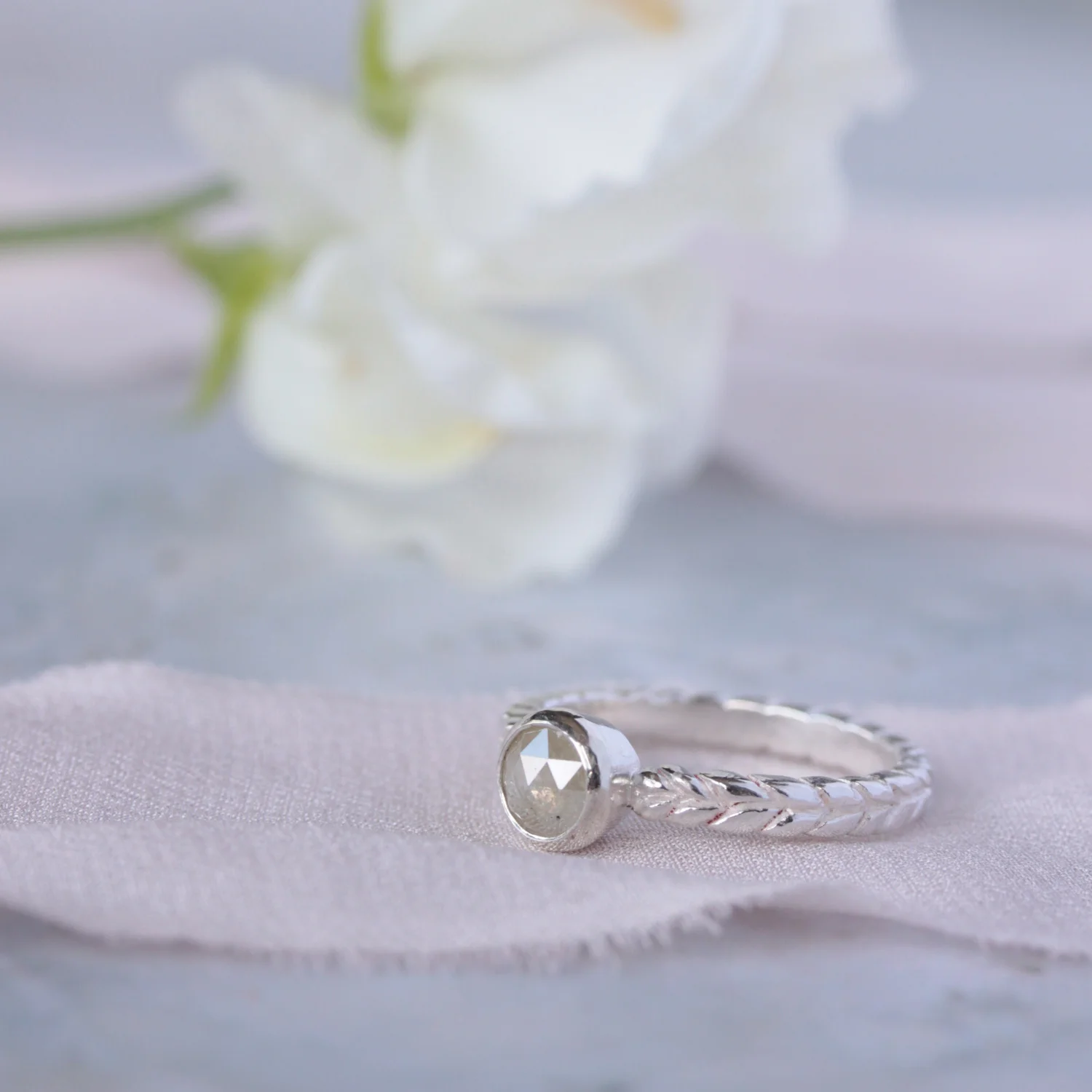 grey_diamond_ring_3.jpg