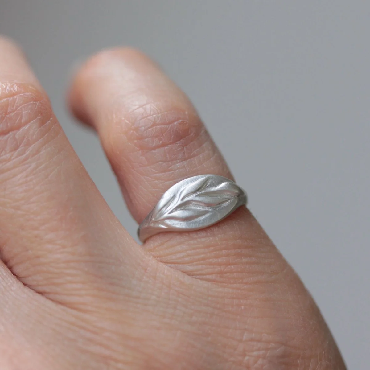 olive_branch_silver_signet_ring_6.jp.jpg