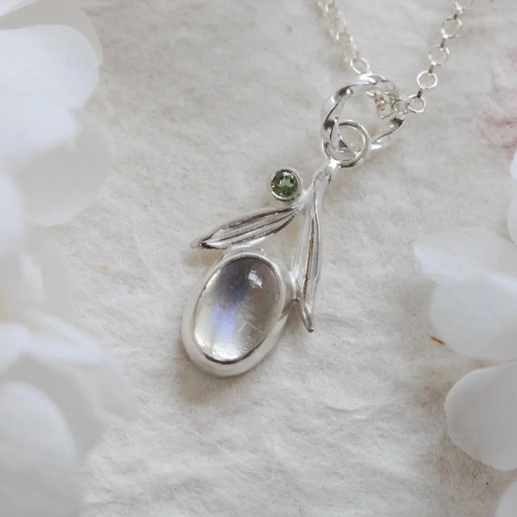 Silver moonstone and delicate leaves necklace