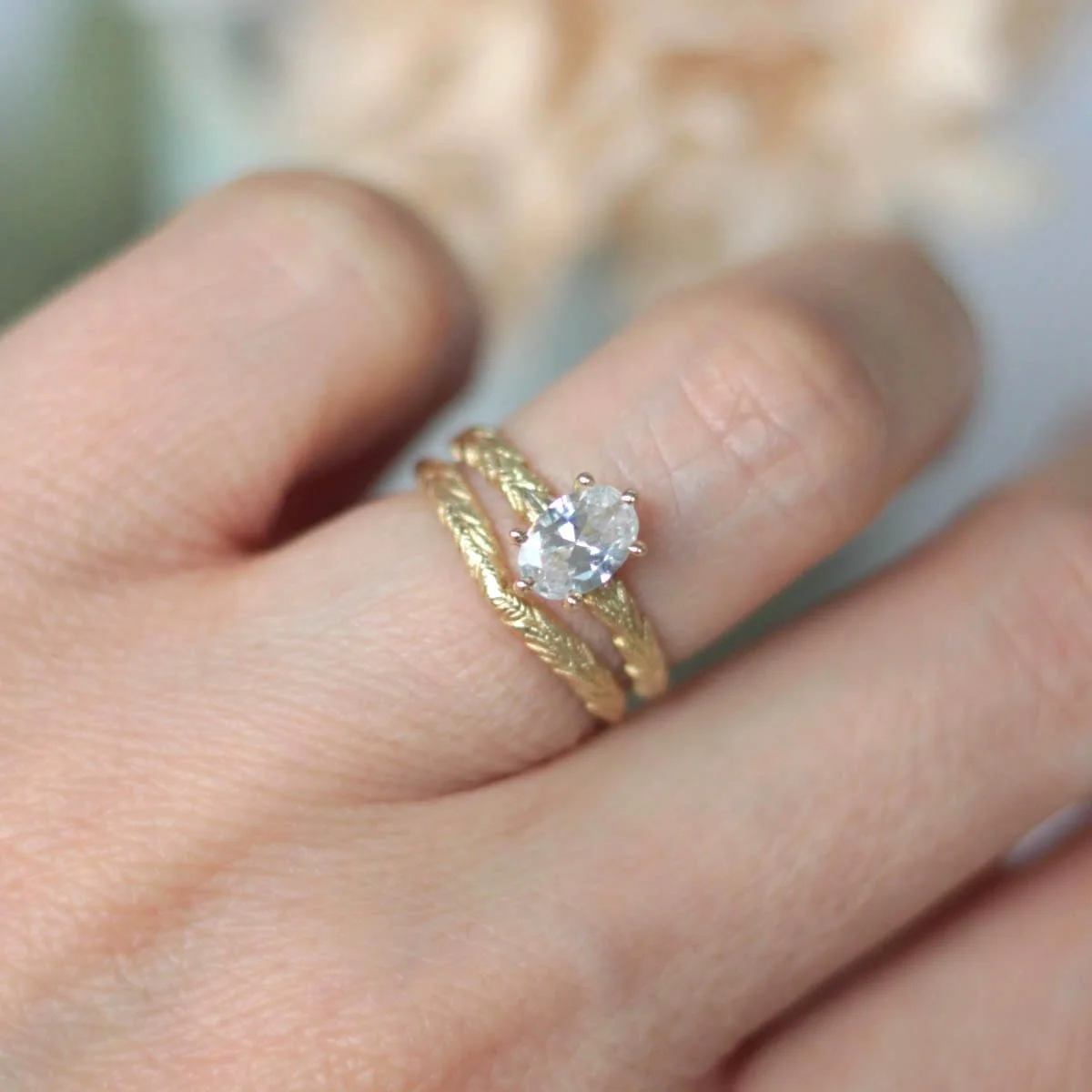 Oval_diamond_orange_blossom_engagement_ring.jpg