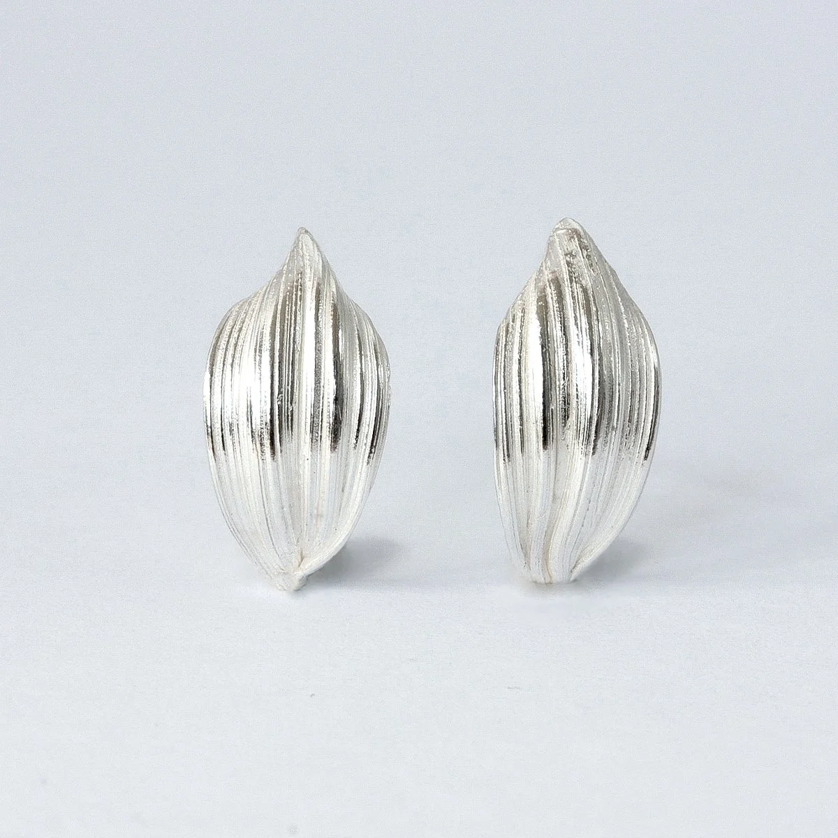 mitsuro hikime silver stud earrings