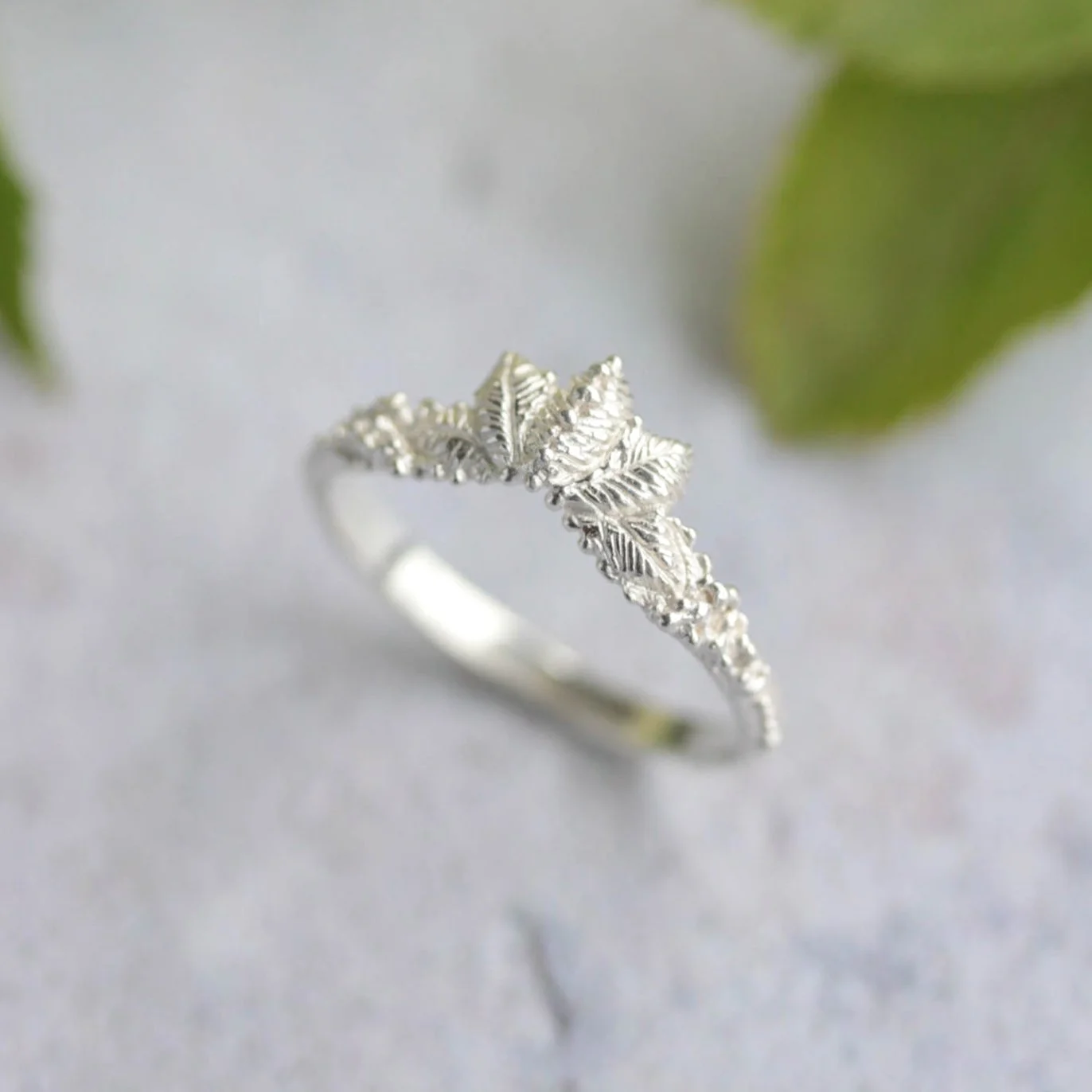 Elder leaf crown silver ring
