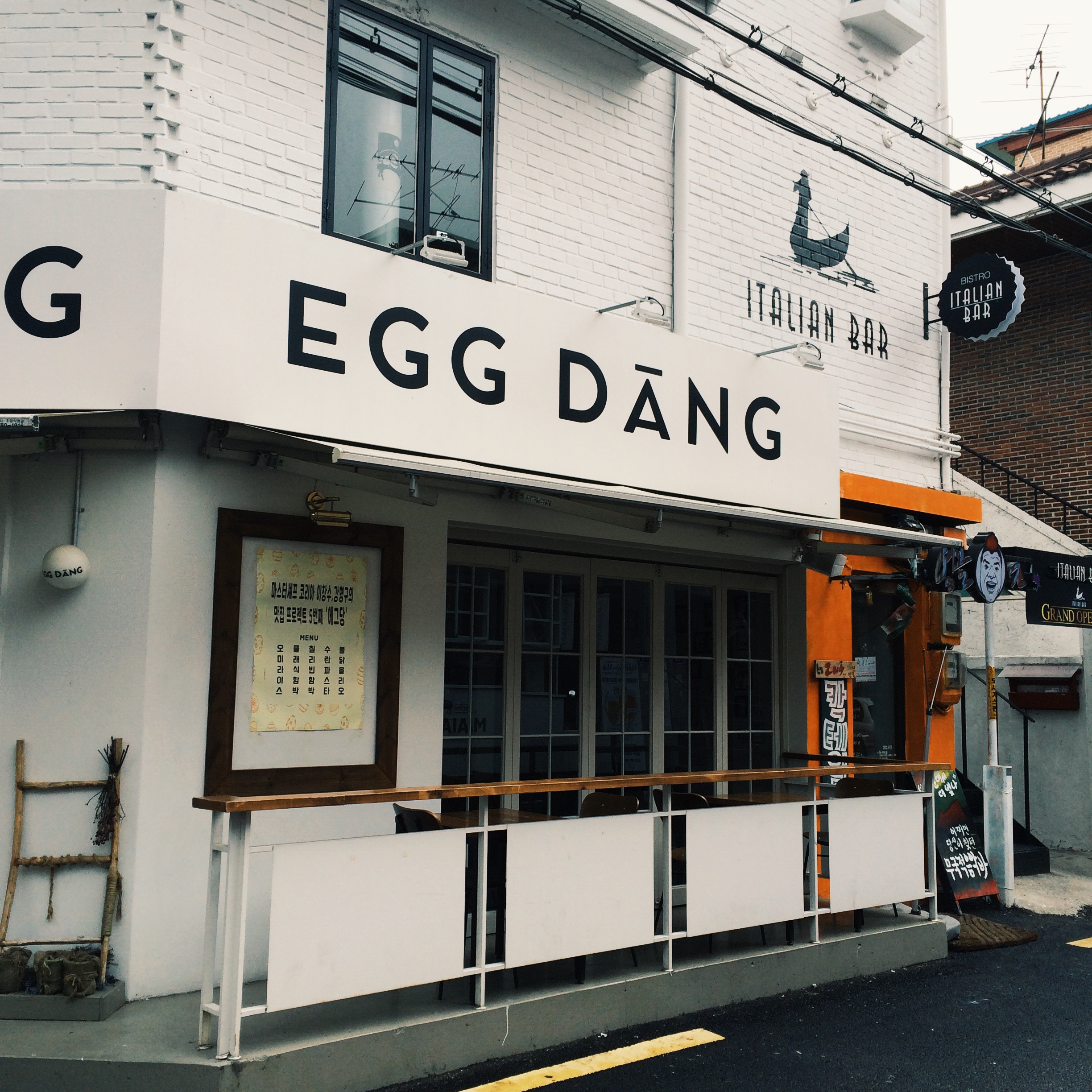 One of many gorgeous, delicious restaurants in Seoul.