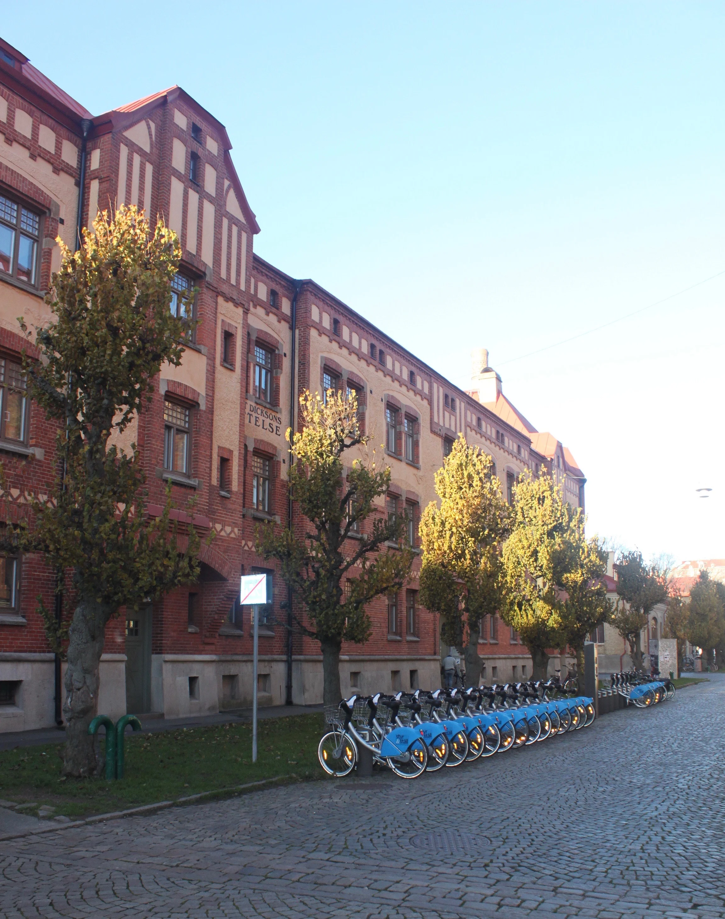 Biking for commuting and recreation is a thing everywhere in Sweden and Denmark. No exception in Gothenburg!