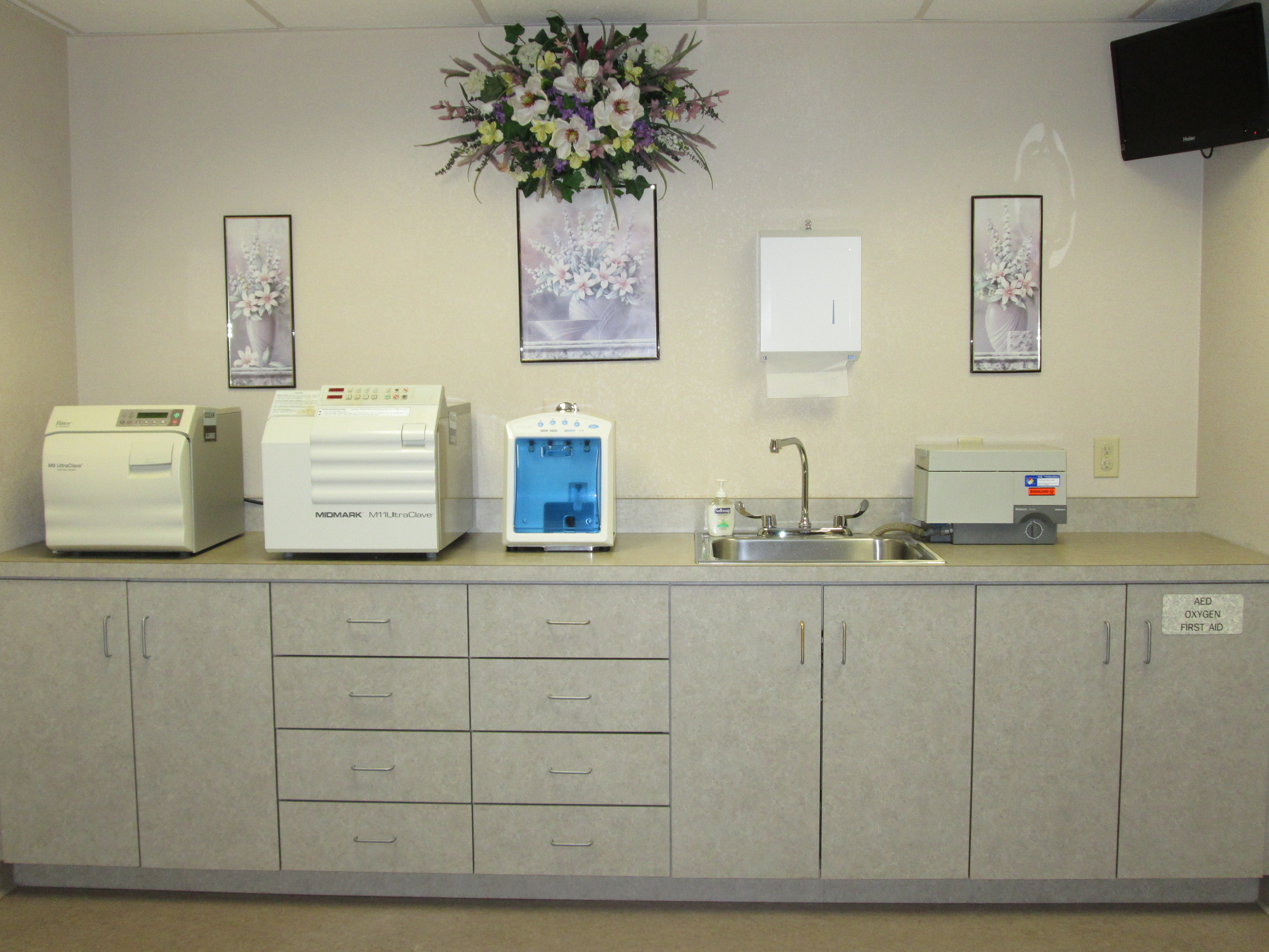 Dental equipment at Michael T. Lavelle III DDS PC