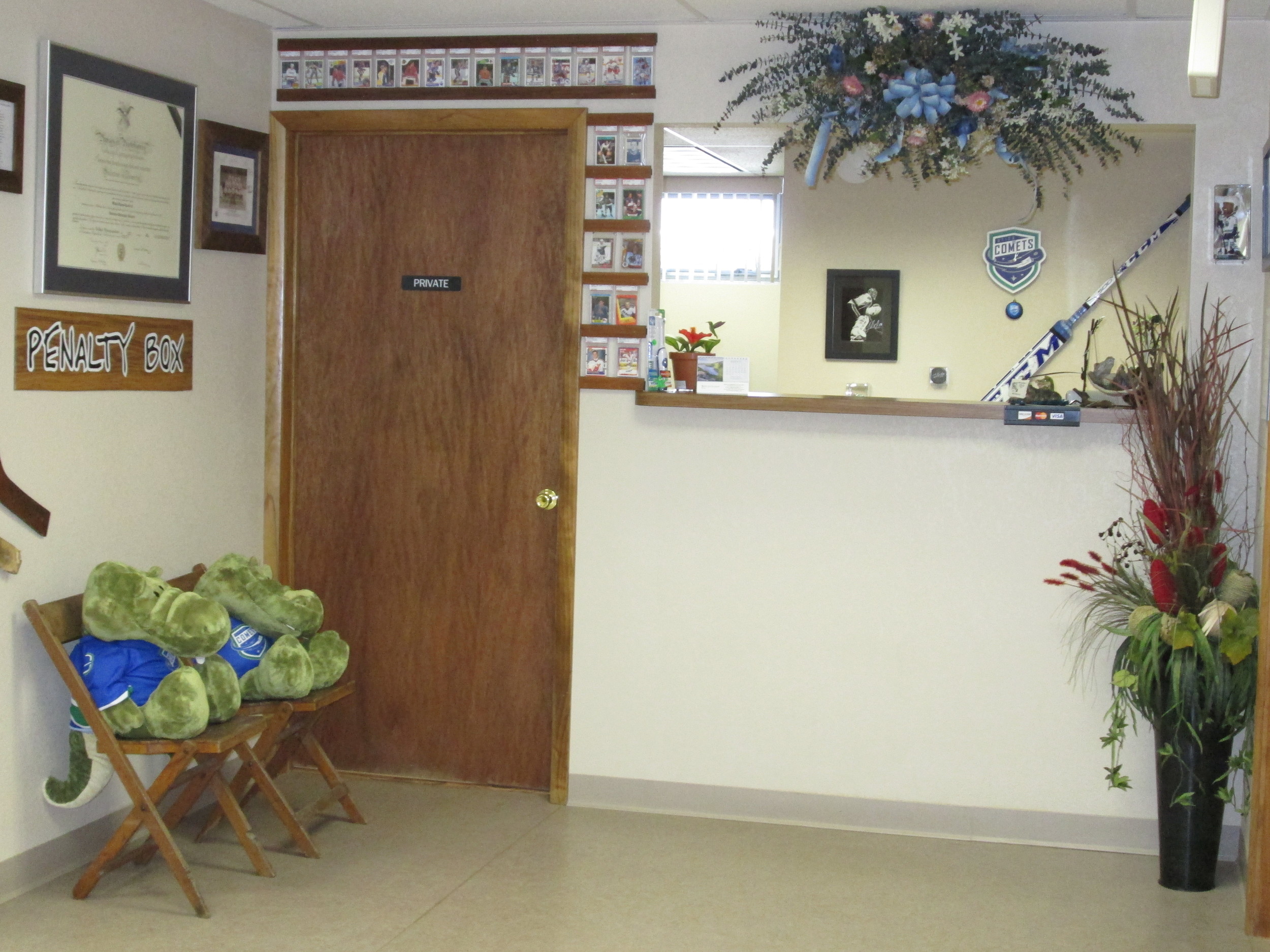 Interior of Michael T. Lavelle III DDS PC dentist office