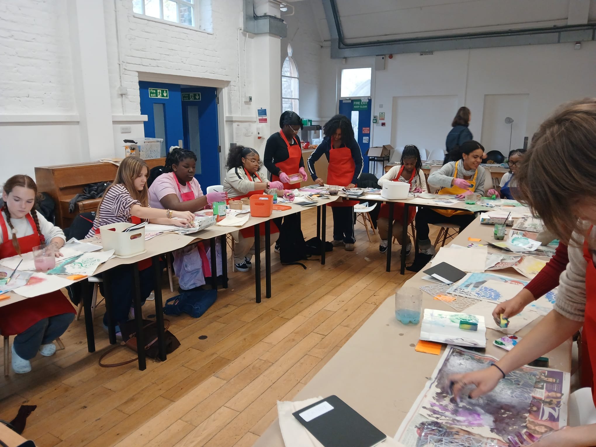 Students printing at Hotel Elephant_s Art & Design Saturday Club 2025_26. © Hotel Elephant.jpg