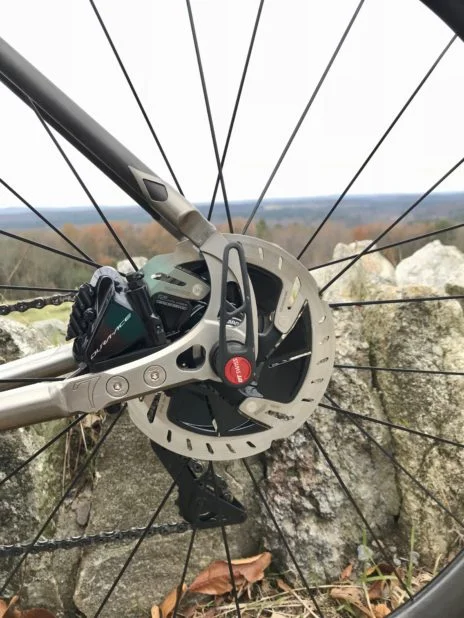The clean interface between the flat-mount Dura Ace 9170 hydraulic caliper and Seven's titanium dropouts make for confidence in braking power, stiffness in the rear of the bike, and is indicative of all of the quality control and precise tolerances Seven incorporates into each of their frames. 