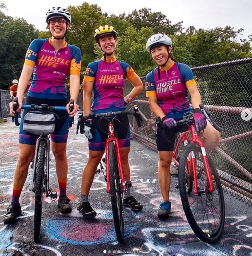 Team Hustle Hive took Dirty Vertigo to task on the photo contest. Not only do they color coordinate together, but they match the pavement, too!