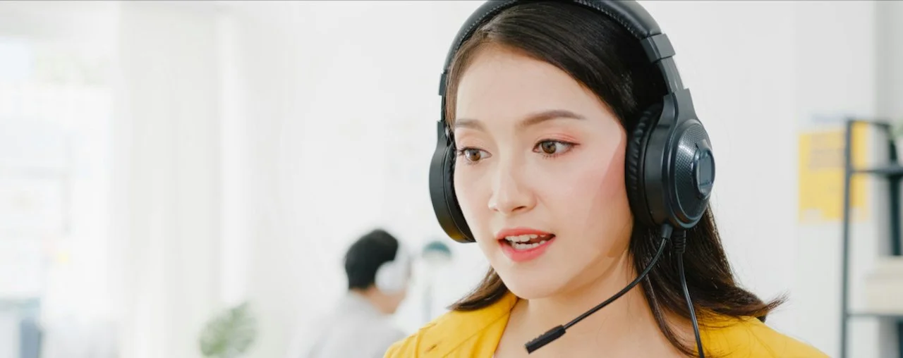 Asistir ≠ to assist | Swimming pool | “Dar en el clavo”