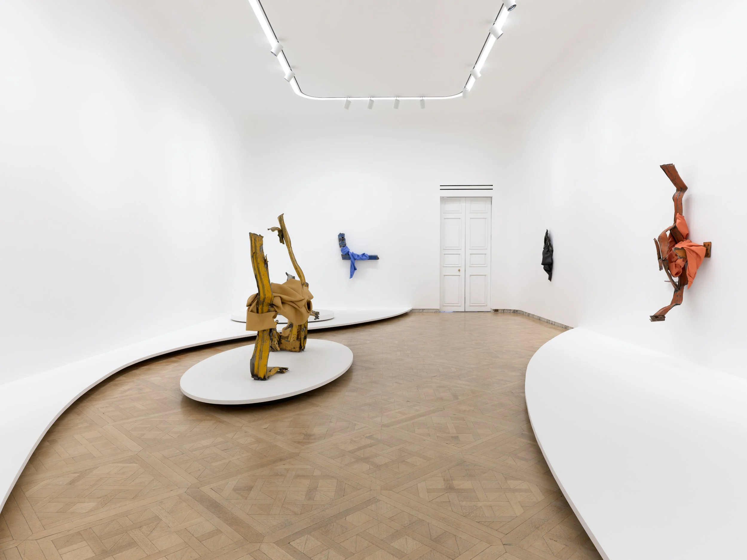 Salon 94 4-3-2526840.jpg