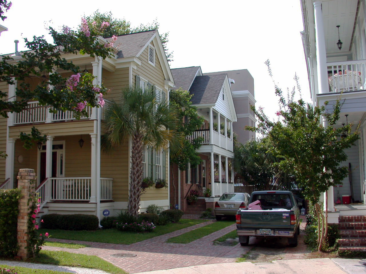 Mennoti Street - Downtown Charleston