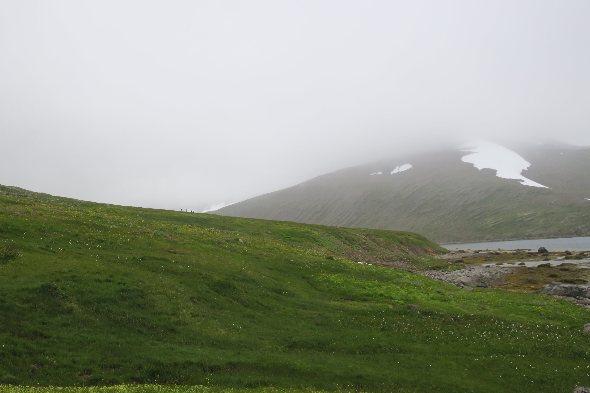 We arrived with 4 others, but as Tom and I took our sweet time, they slipped over the horizon, leaving us alone.