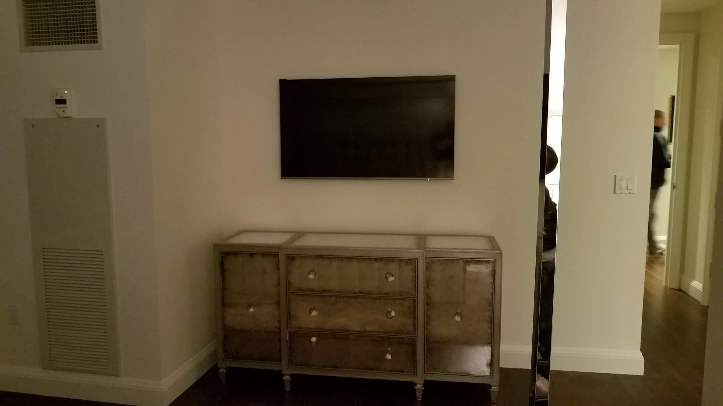 nyc apartment.jpg