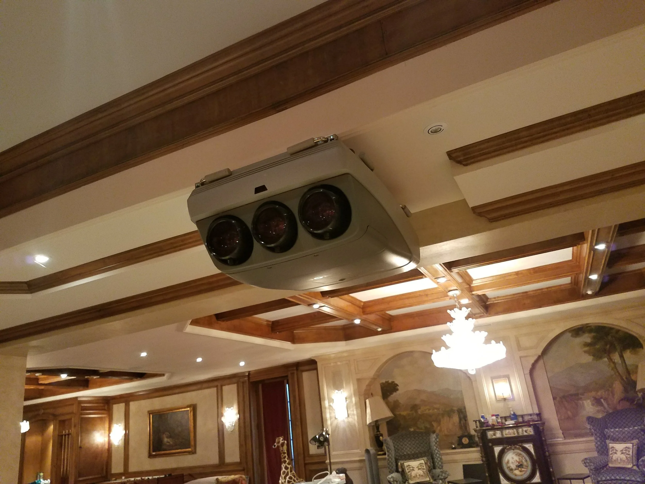 oldie projector.jpg