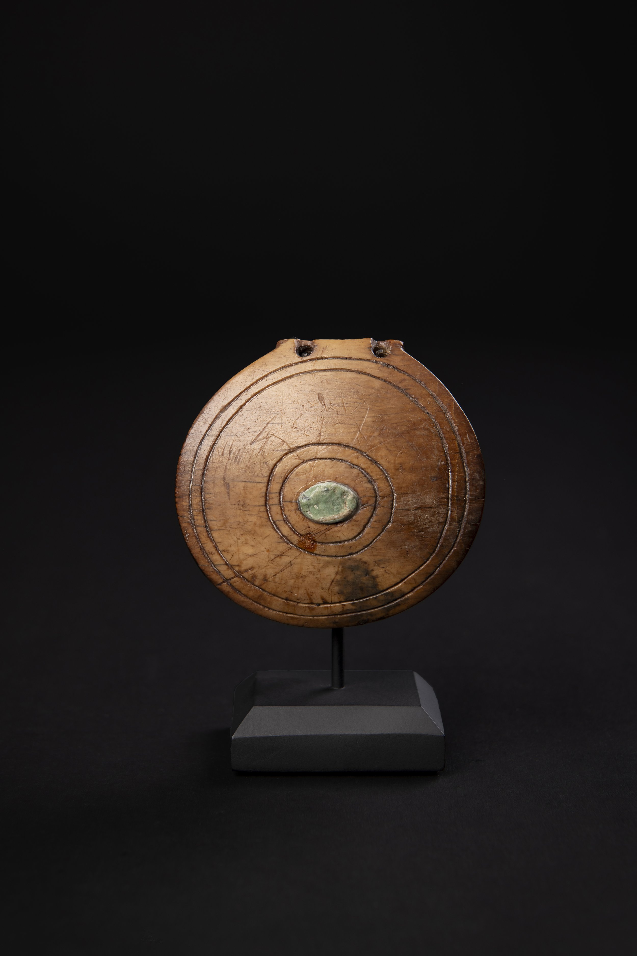 Eskimo Circular Object 01.jpg