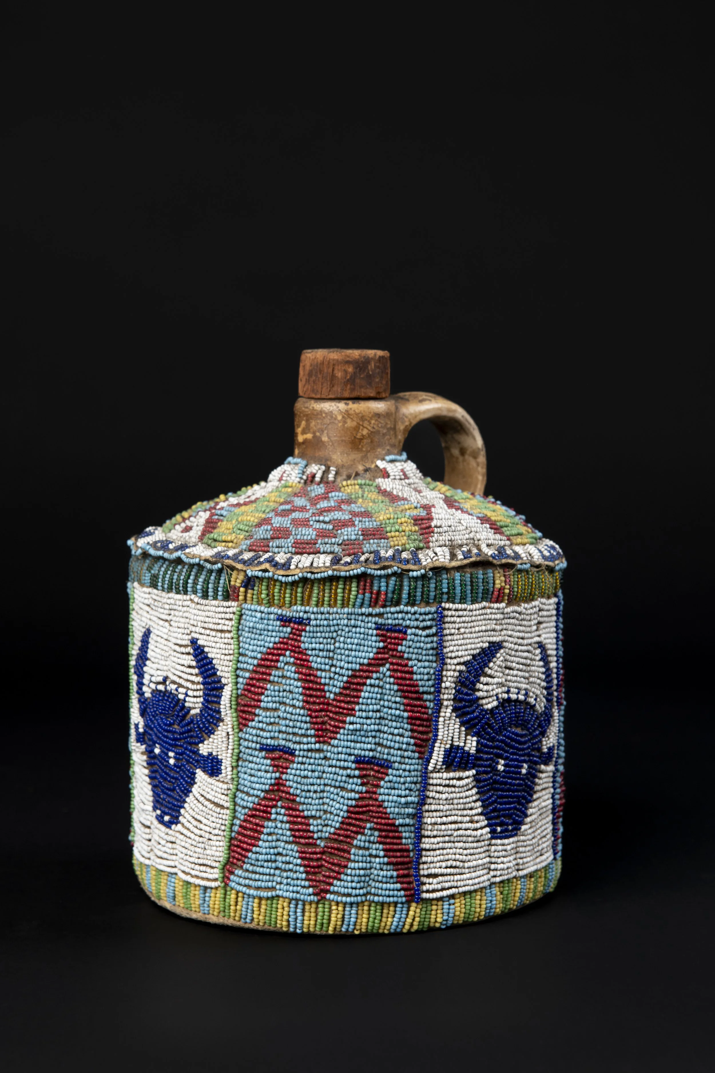 Lakota_Beaded_Whiskey_Bottle_02.jpg