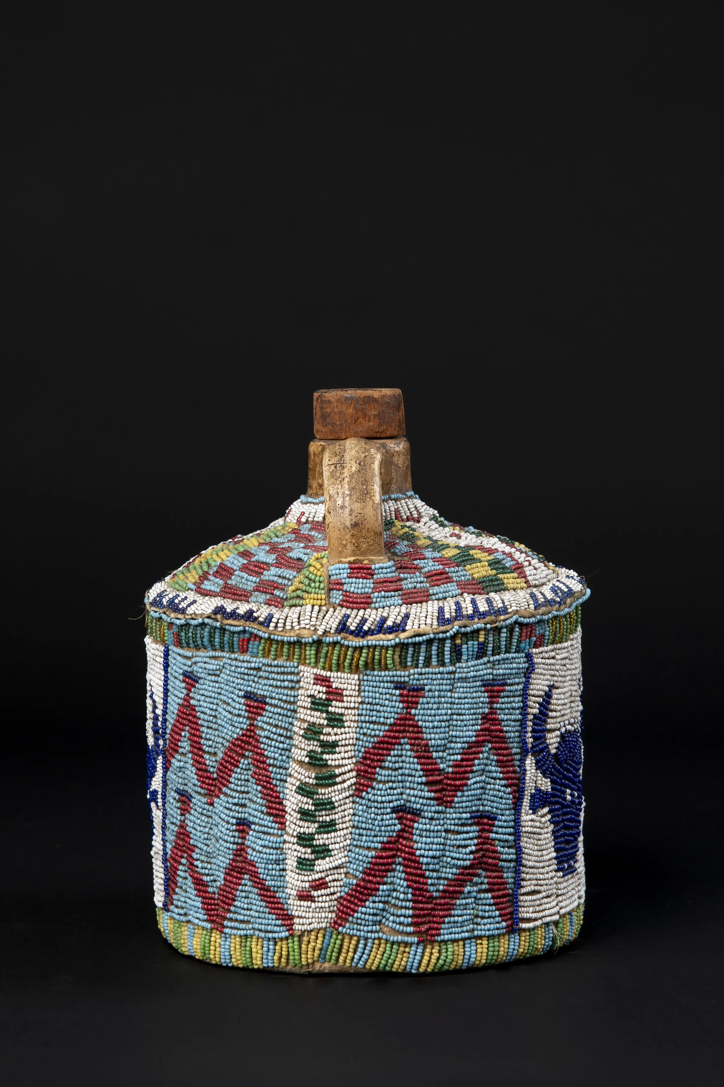 Lakota_Beaded_Whiskey_Bottle_04.jpg