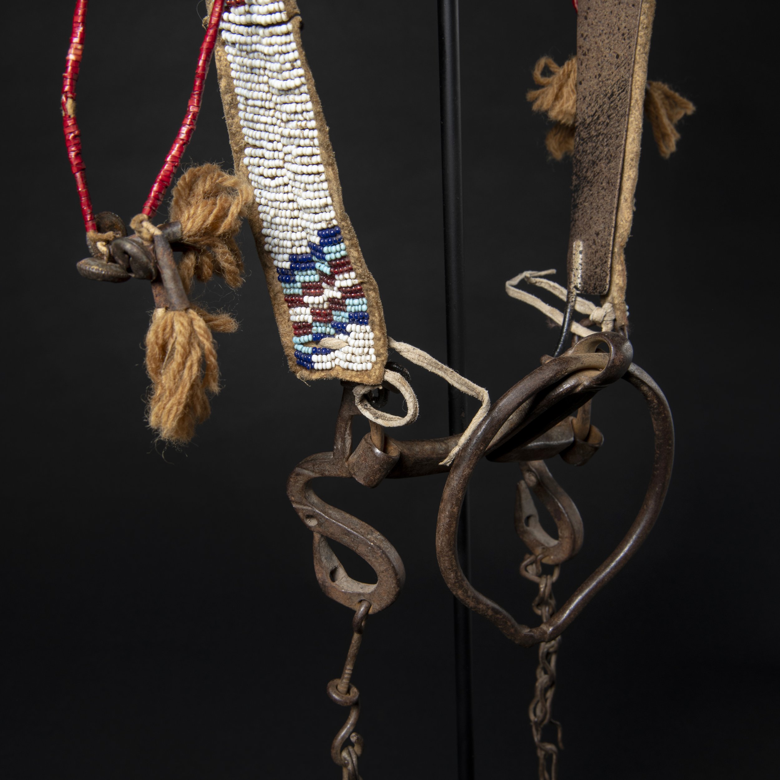 Sioux Beaded Headstall_09.jpg