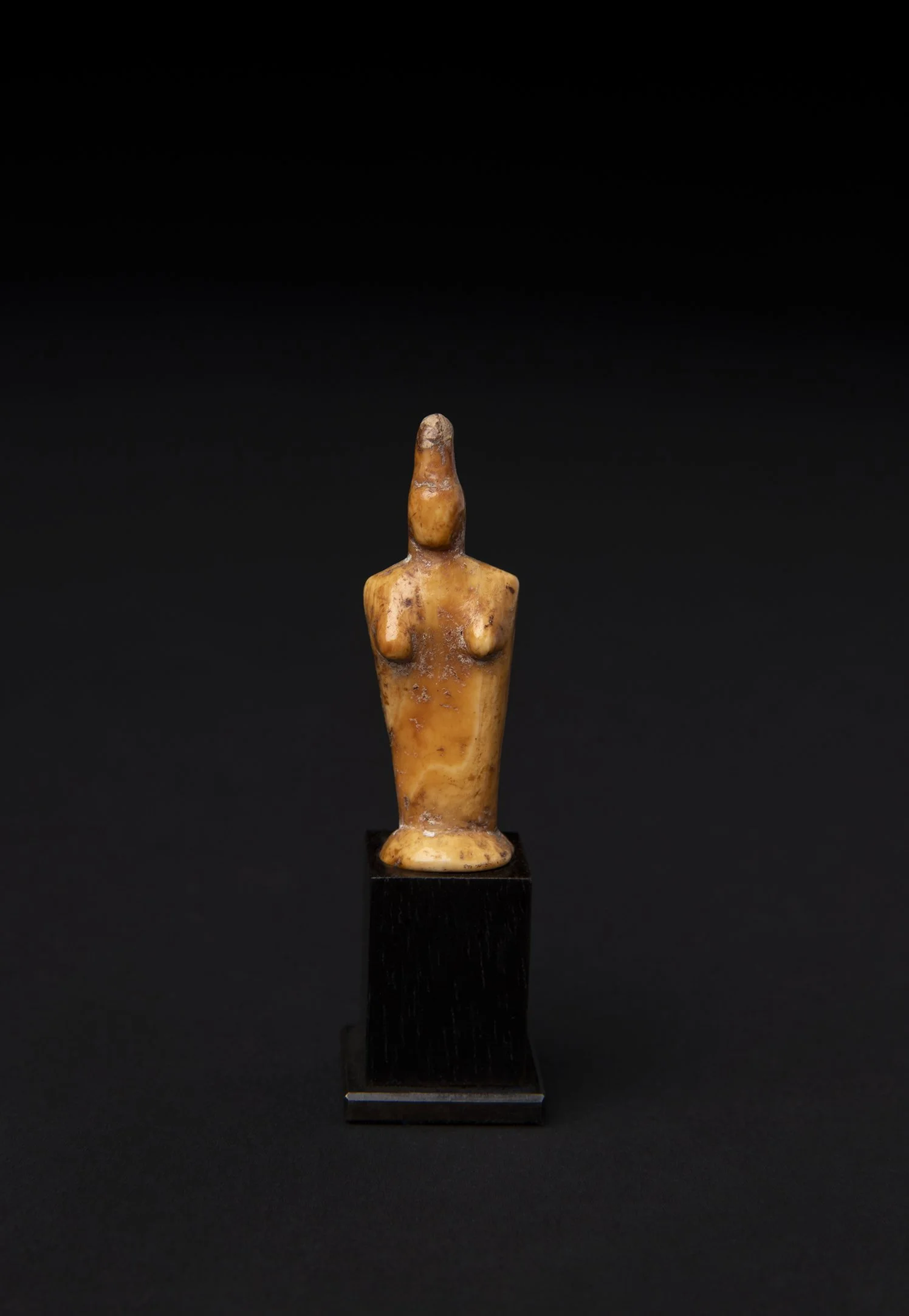 Eskimo Female Figure 01.jpg