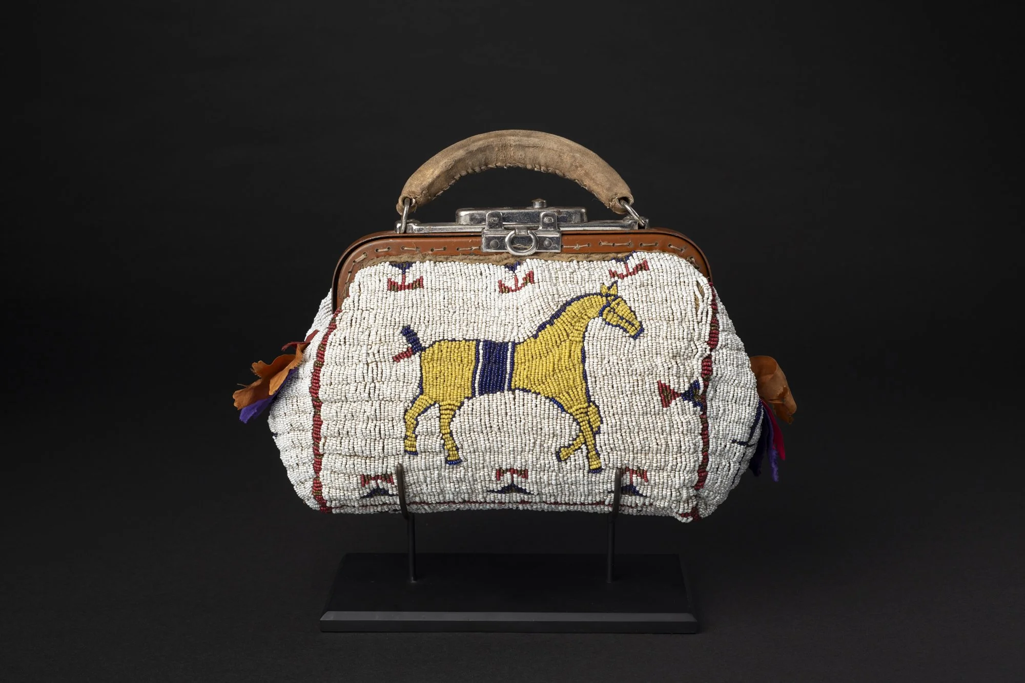 Sioux_HorseDoctor_Bag_001.jpg