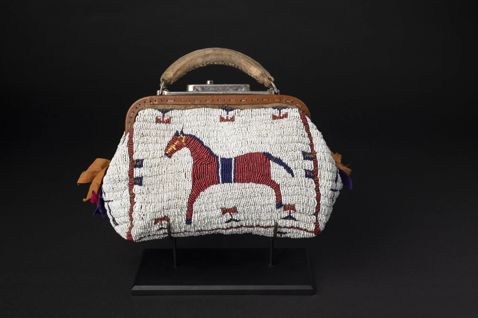 Sioux_HorseDoctor_Bag_003.jpg