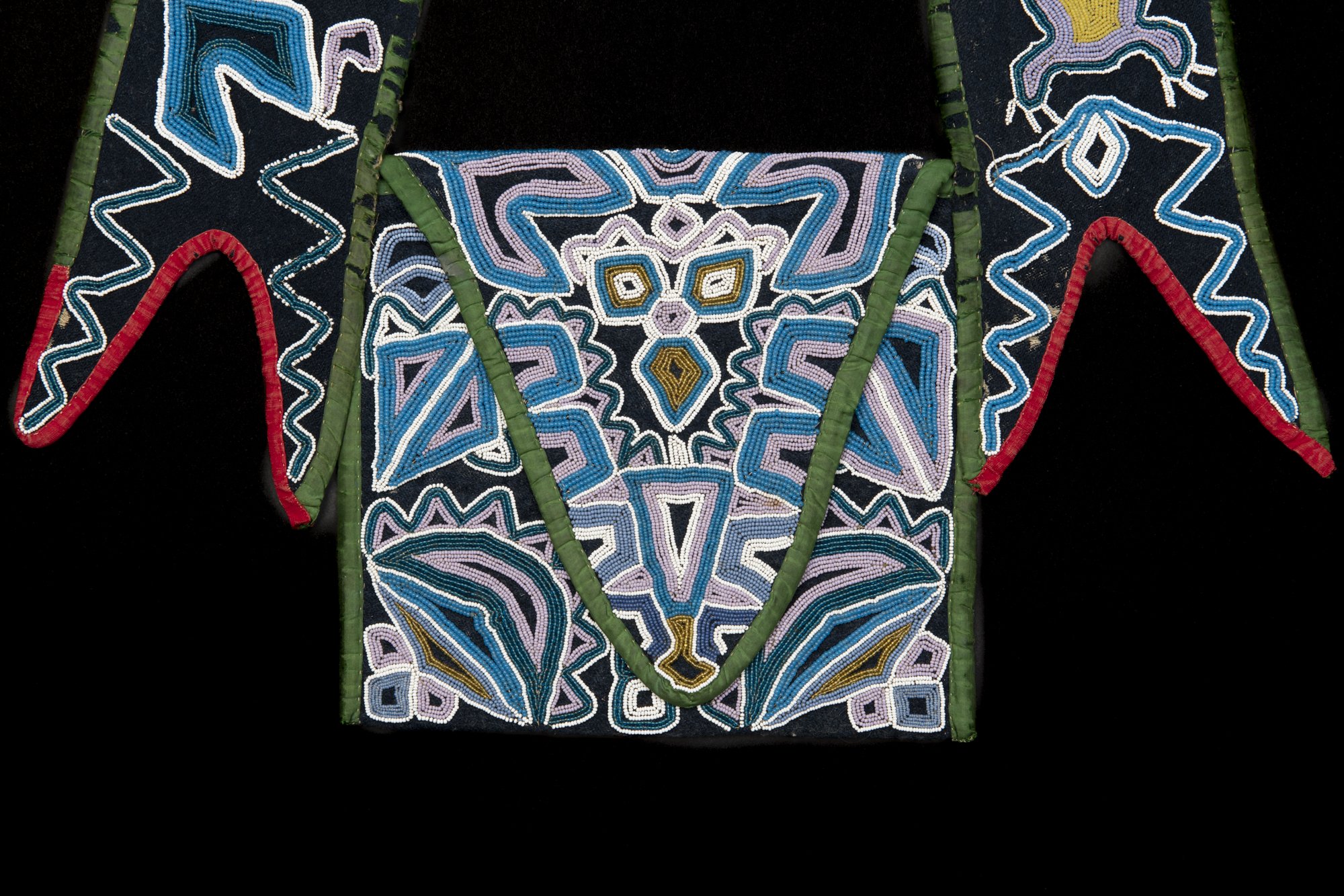 Southeastern_Bandolier_Bag_002.jpg