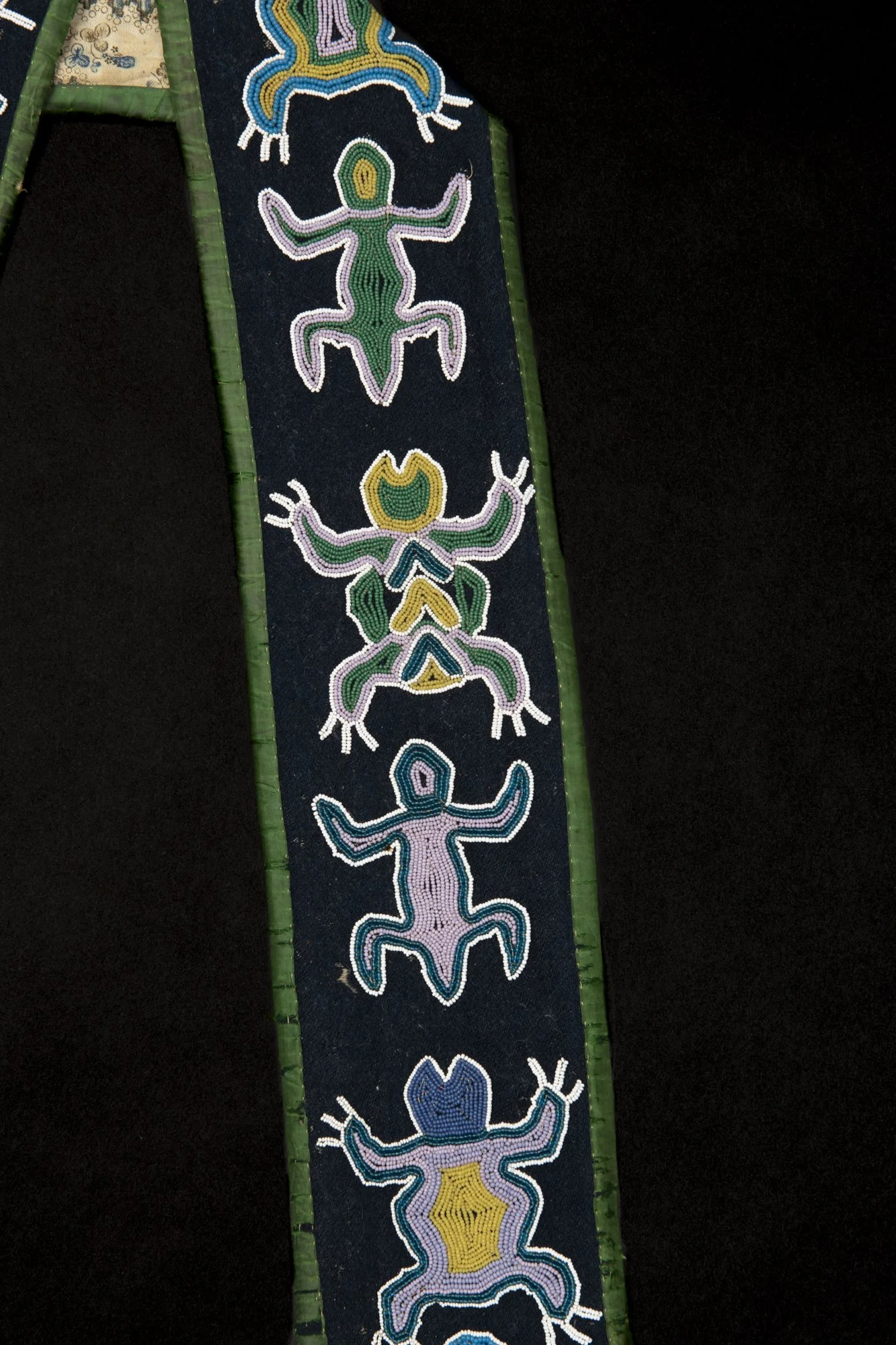 Southeastern_Bandolier_Bag_004.jpg