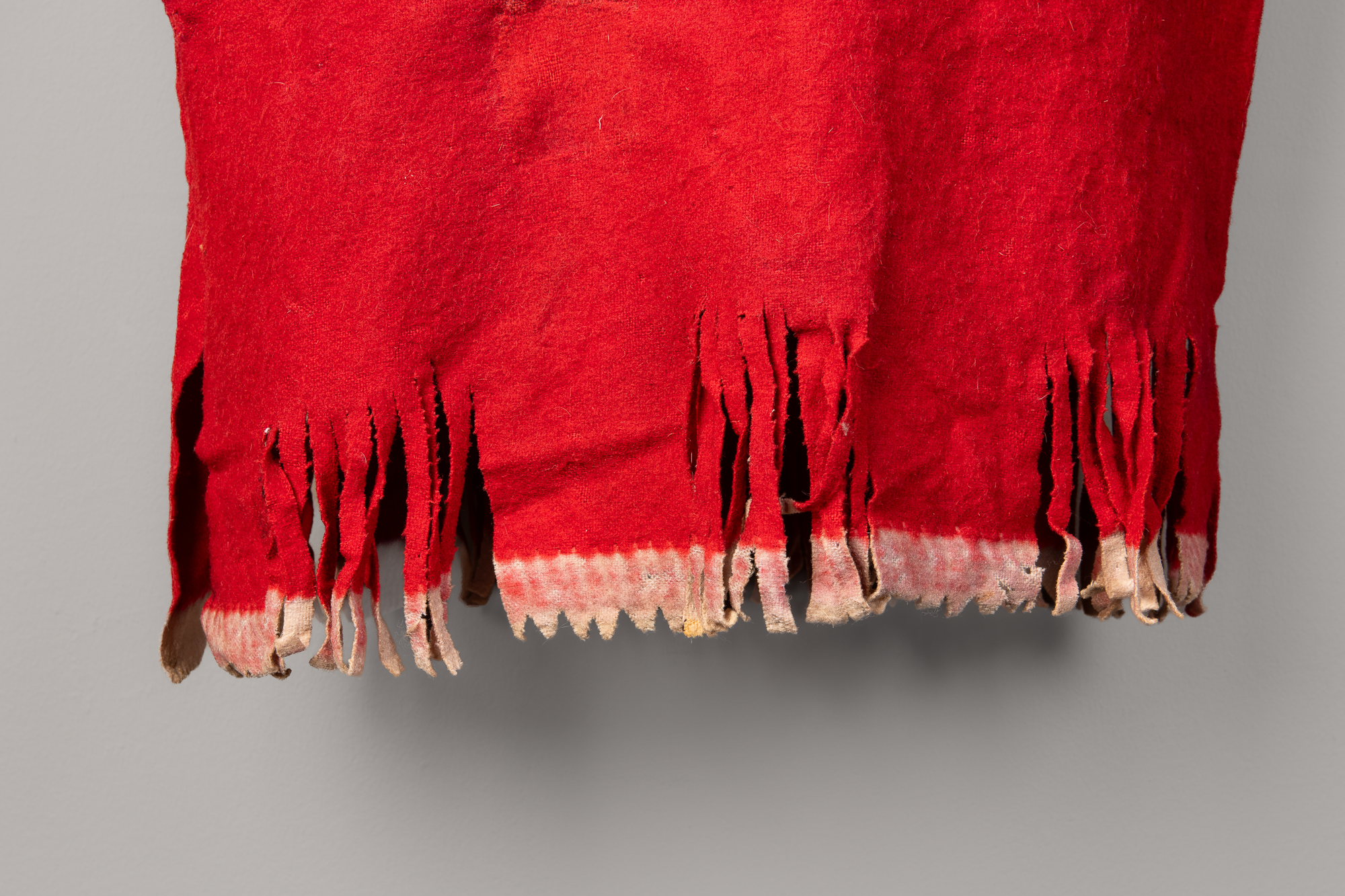Northern_Plains_War_Shirt_Red_004.png