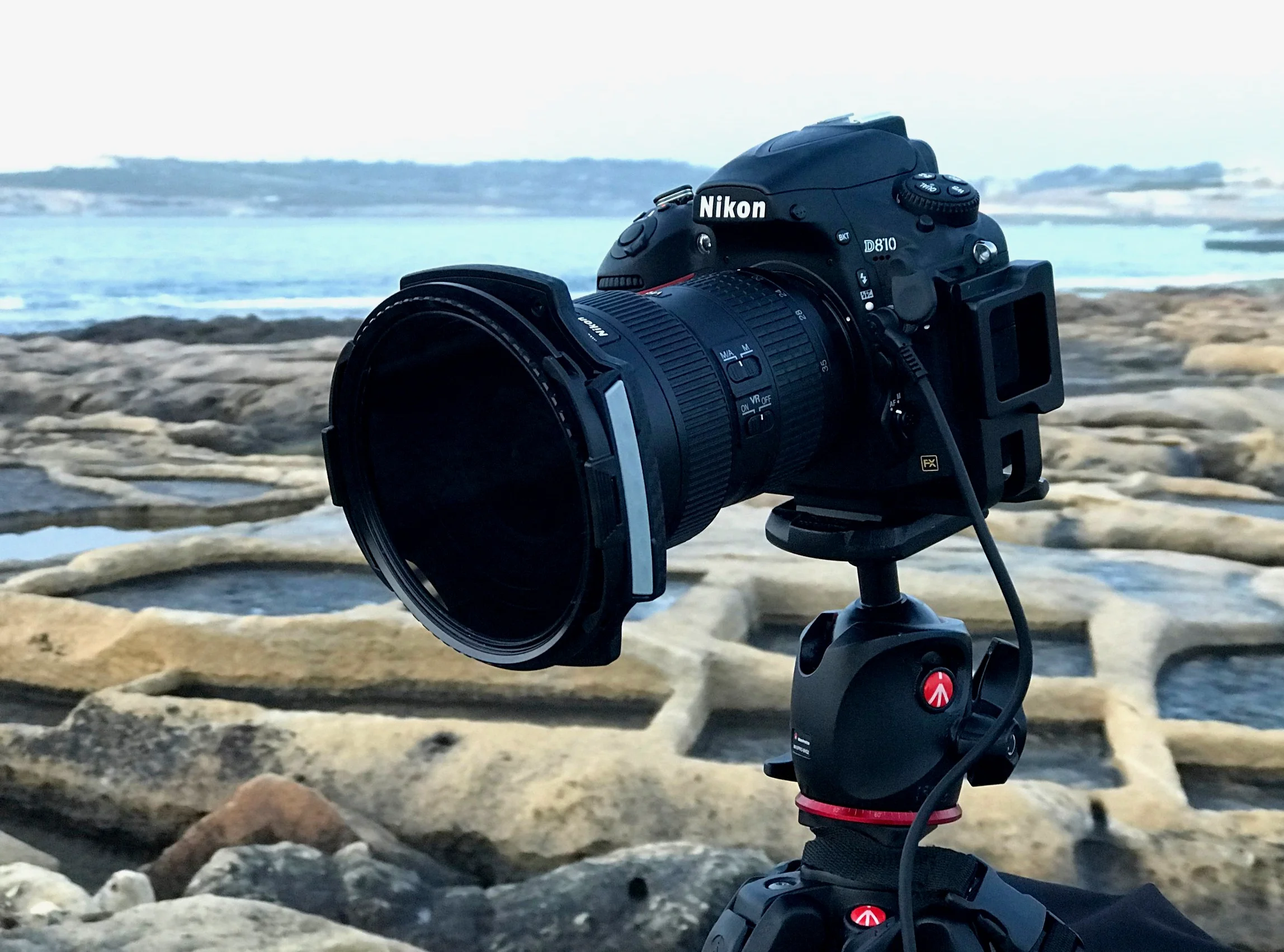 LEE100 holder with 2 guide-blocks and polariser mounted on Nikon D810 with Nikkor 16-35mm f4